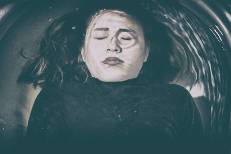 梦见昏厥 | 梦的含义与解析
