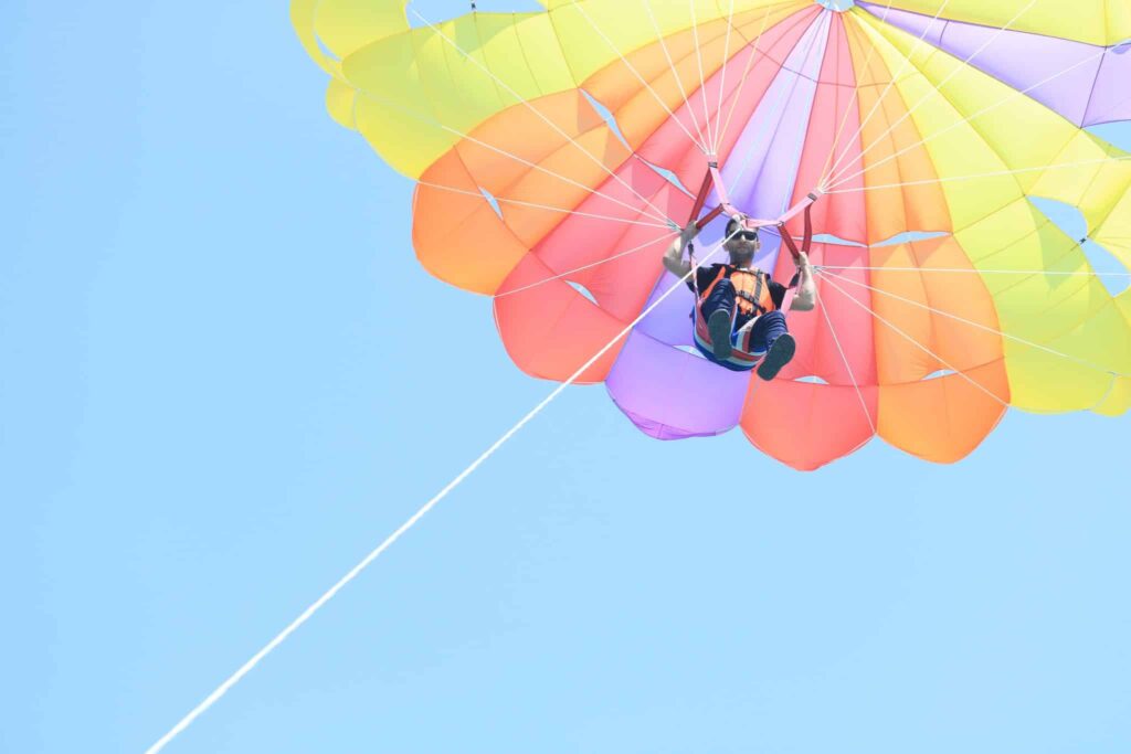 Mimpi tentang parasut | Arti dan makna mimpi