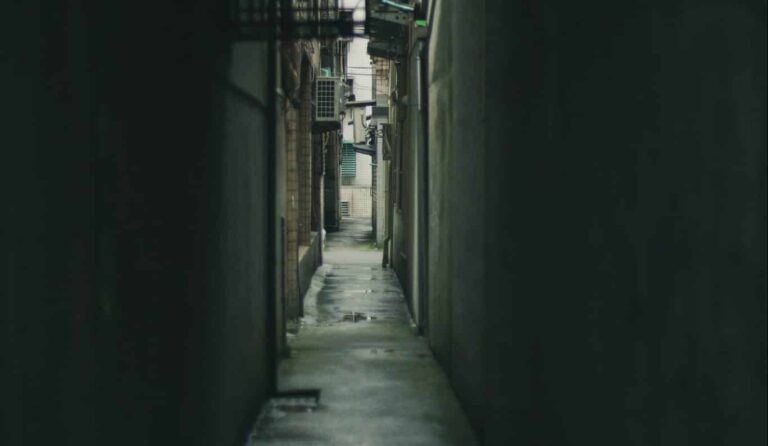 路地の夢 | 夢の意味と解釈